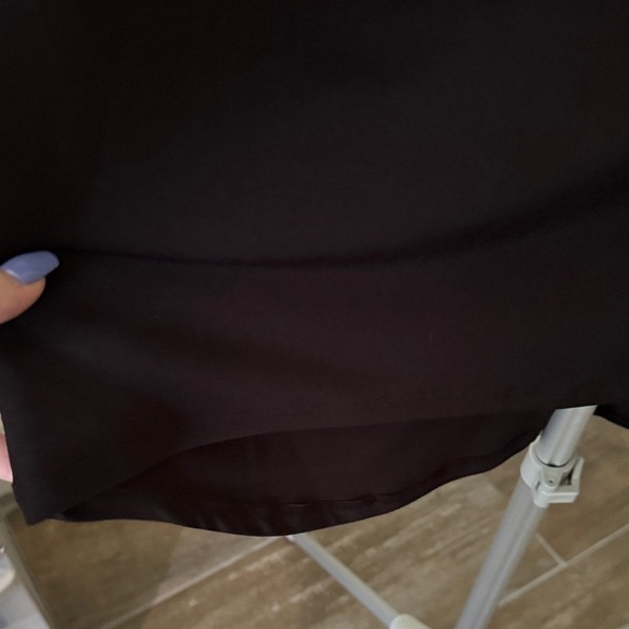 Carmen Marc Valvo Black V-Neck Blouse - Picture 5 of 8